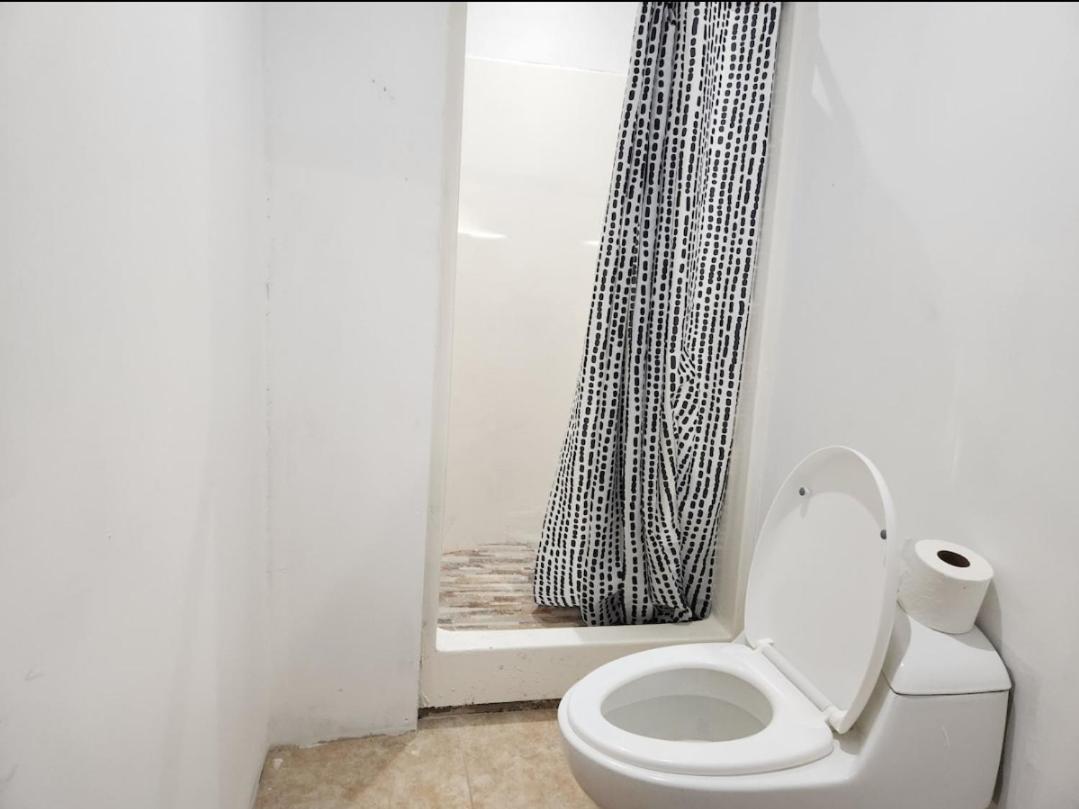 Wally World Inn Комаягуа Екстериор снимка
